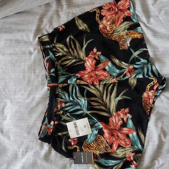 Jungle/Tropical Shorts! - Picture 2 of 6
